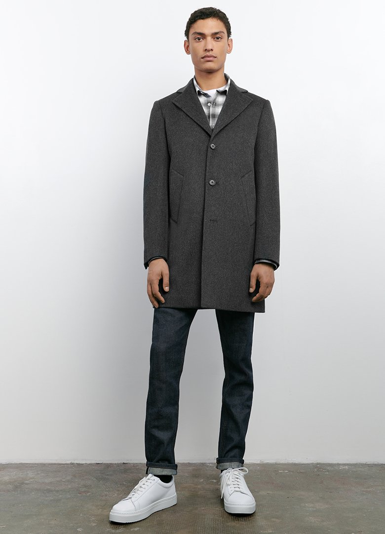 the initialist manteau gris face