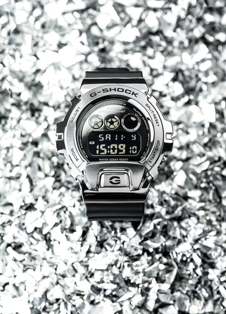 montre Gshock GM 6900 argent