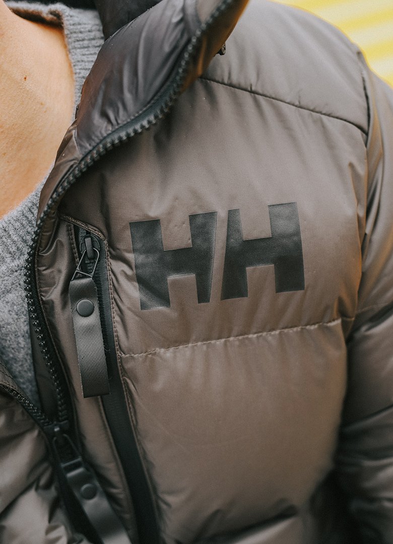 parka helly hansen logo