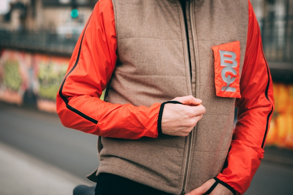 gilet orange avec poches