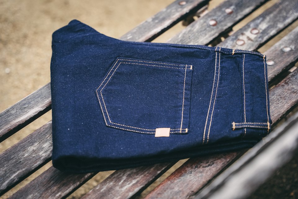 DAO denim plie banc presentation