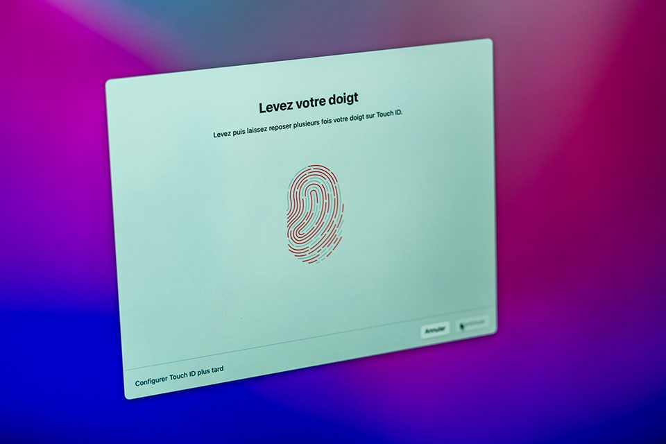 iMac m1 écran Touch ID