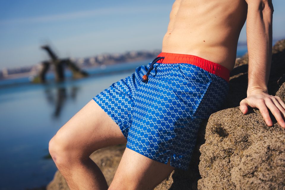 Maillots et vêtements de marque pour homme