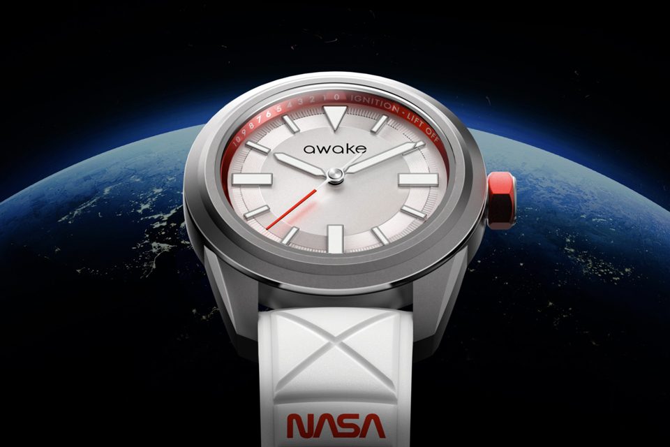 Montre AWAKE Mission Earth