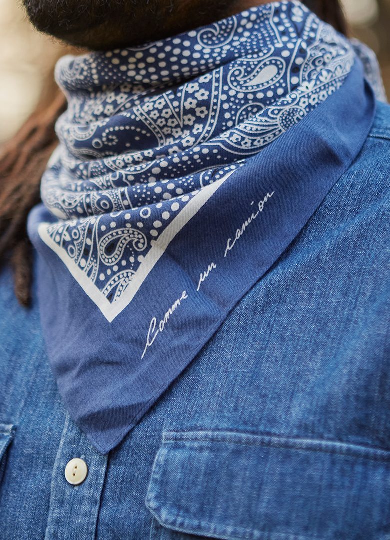 comment nouer un foulard bandana