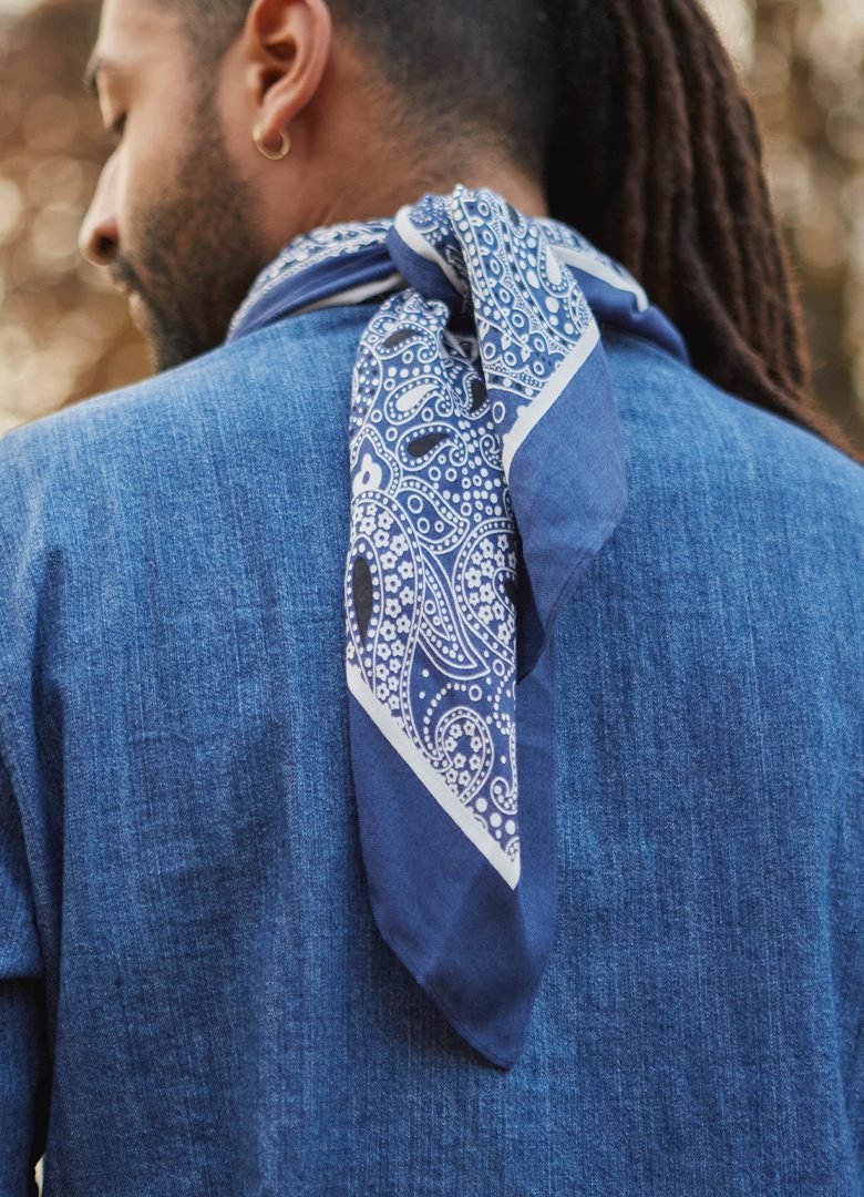 comment nouer un foulard bandana