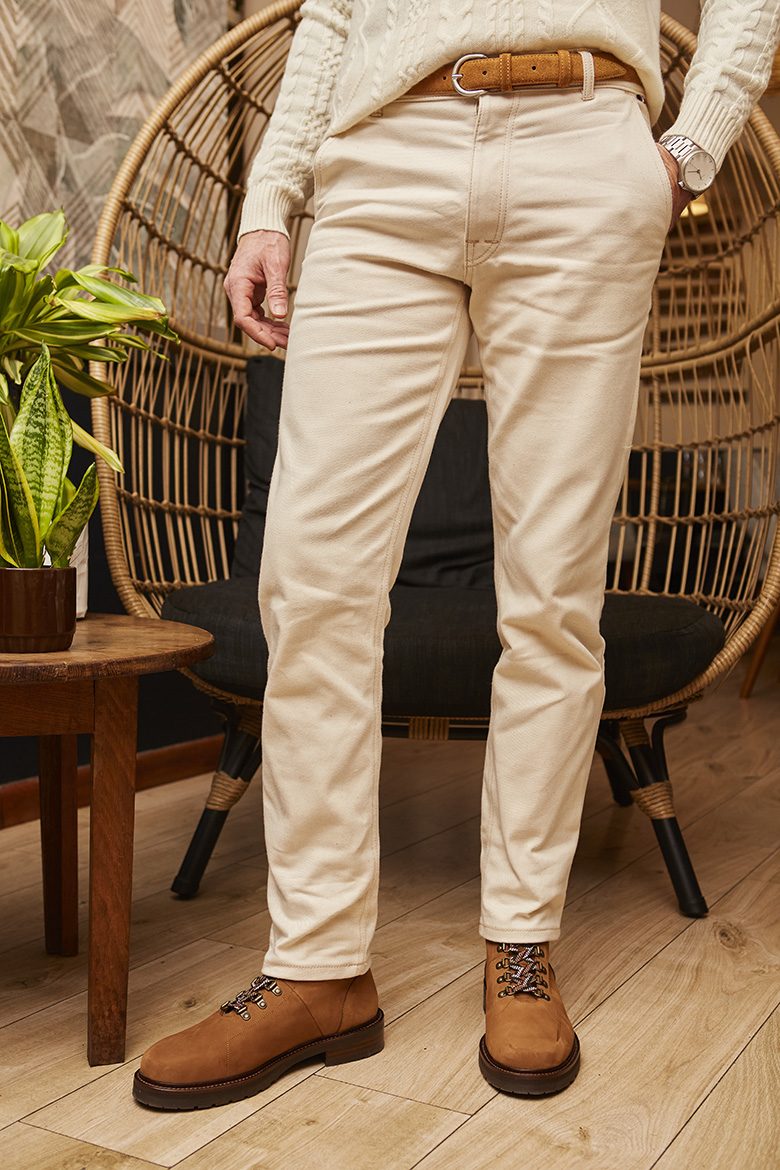 chino ecru dao look homme porte