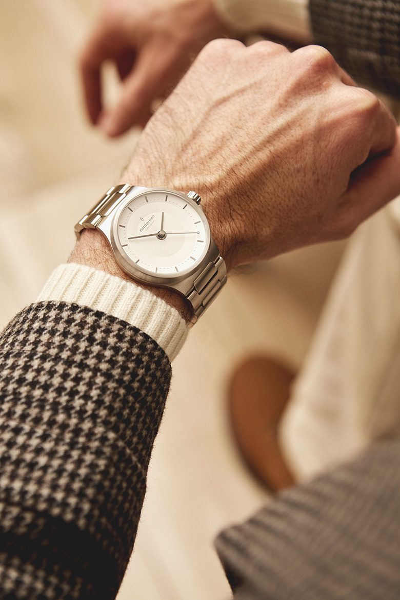 montre bracelet acier nordgreen the guardian au poignet