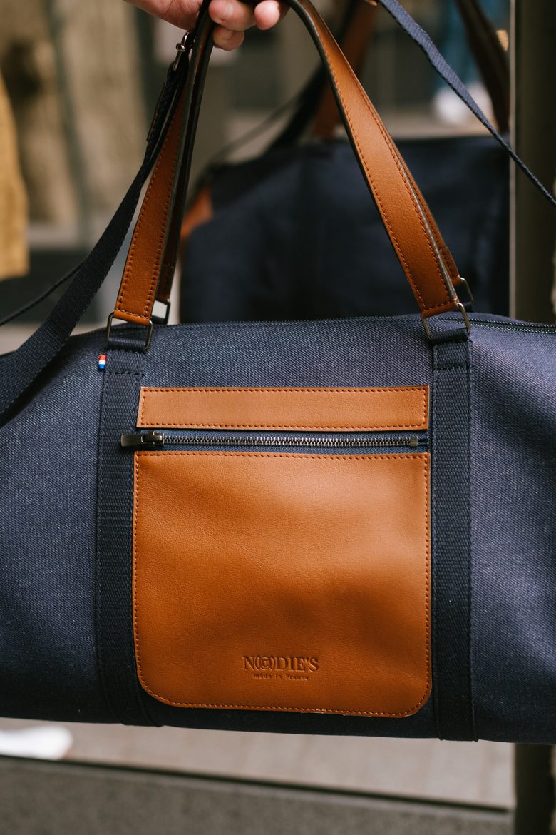 Sac bowling femme en cuir bleu - le sac à main en cuir élégant et