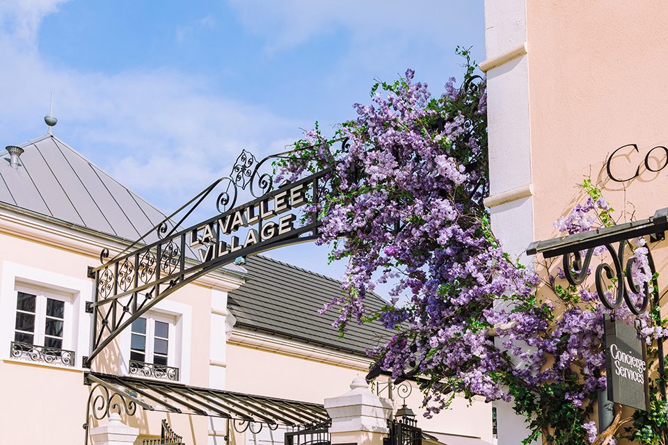 La vallée village entrée