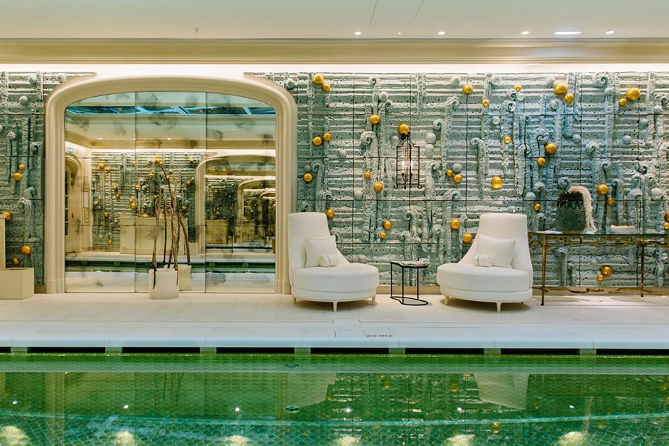plus belles piscines hôtels paris crillon