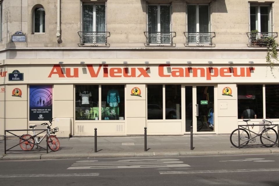 Vitrine Au Vieux Campeur