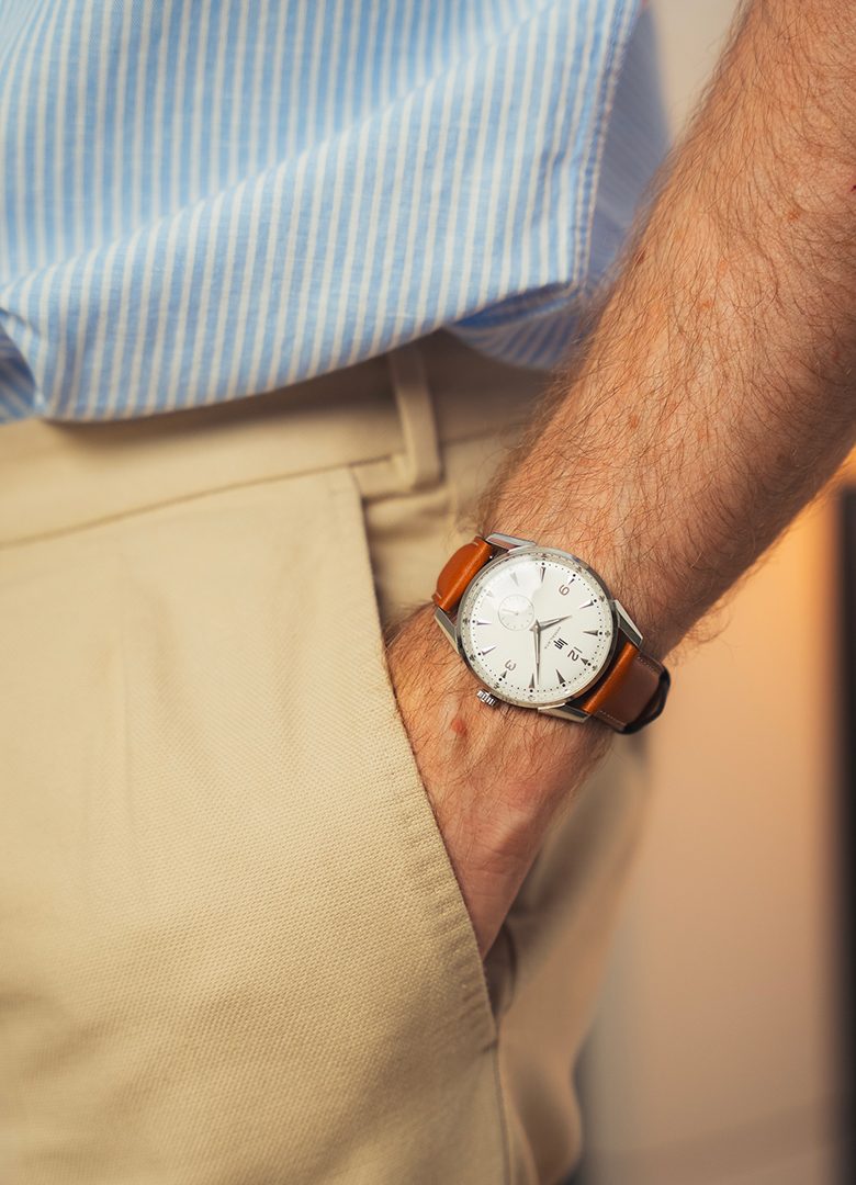 Look élégant été travail montre