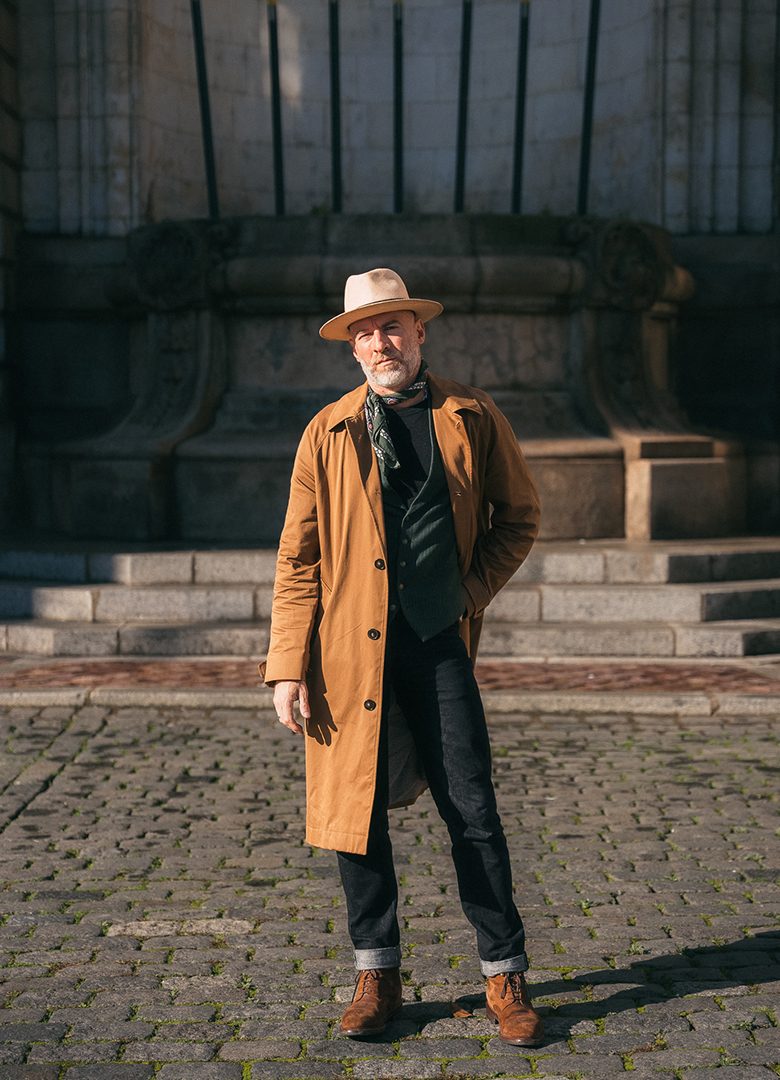 trench homme camel octobre look serge