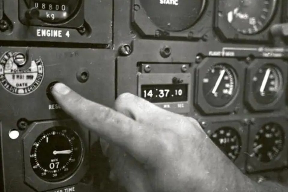 Omega_1969_Cockpit_Concorde