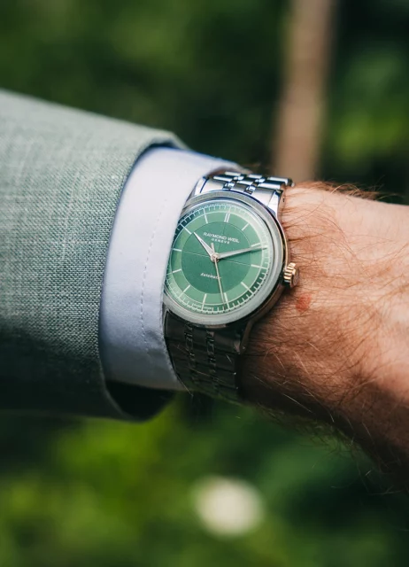 Mariage campagne témoin montre Raymon Weil