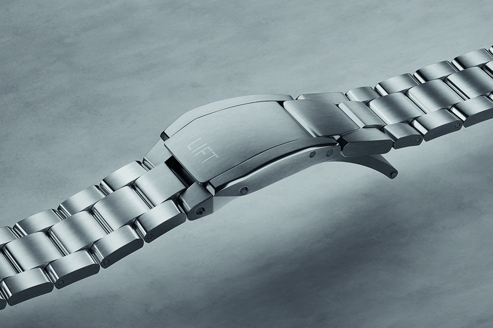 oris propilot date bracelet lift 2025