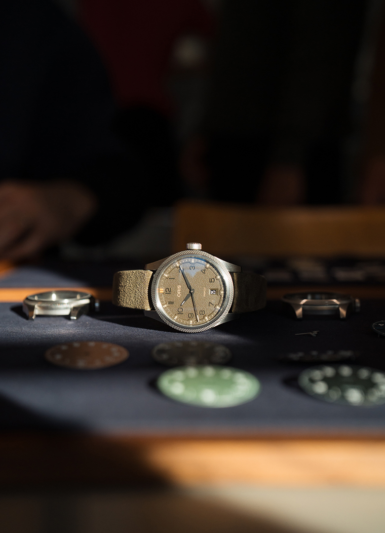 oris propilot date kaki poignet 2025