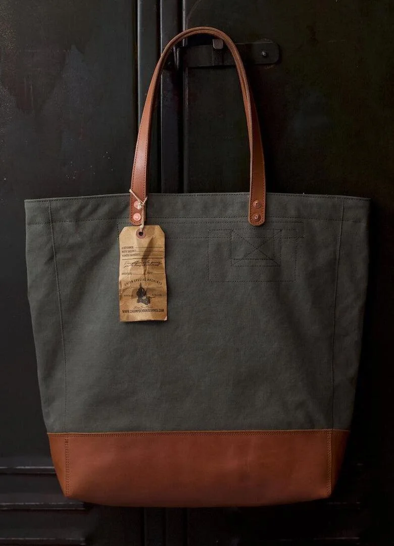 Champ Manoeuvres Tote Bag