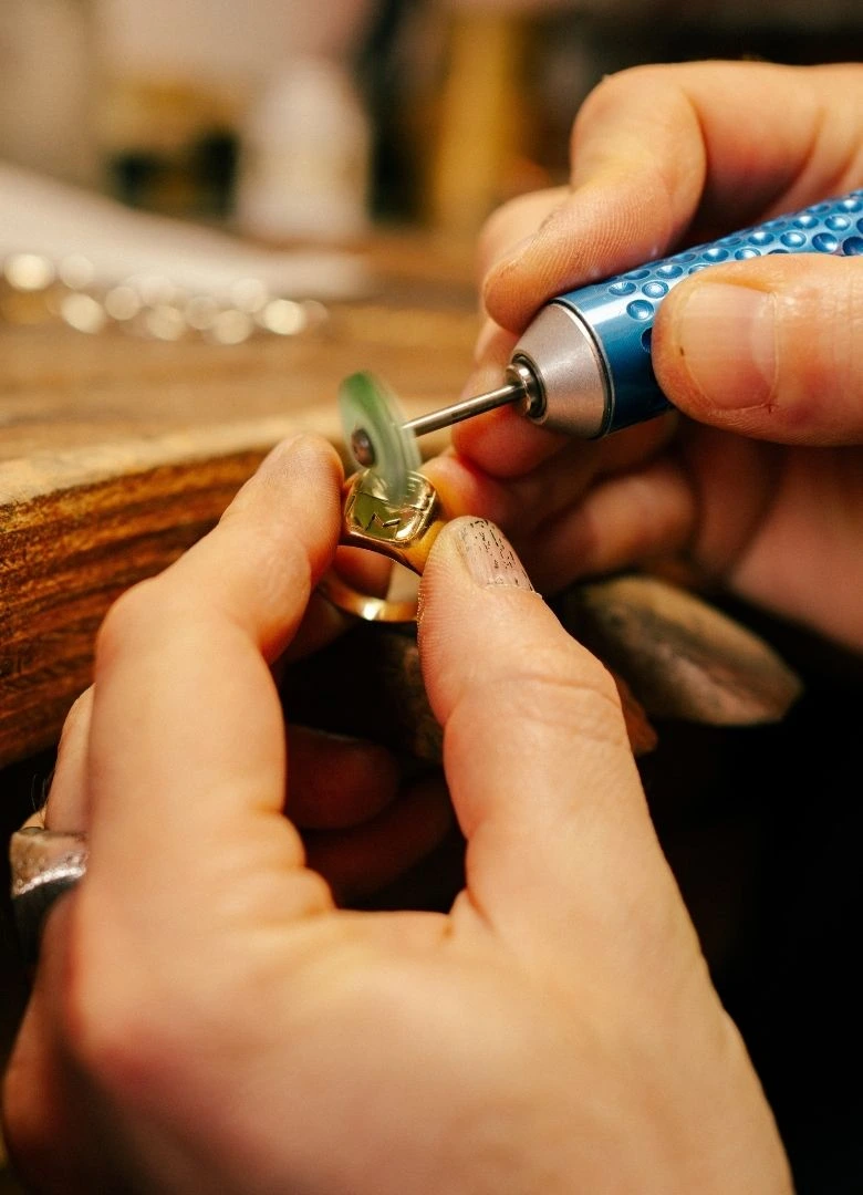 Bijoux chevaliere polisage