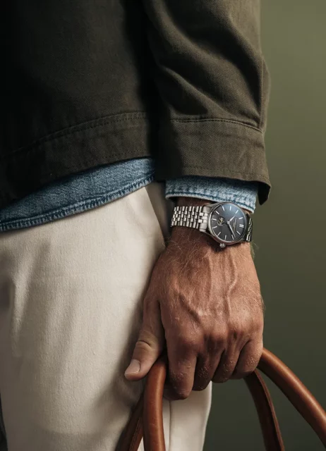 frederique constant x legion etrangere classics index small seconds automatic bracelet acier portee