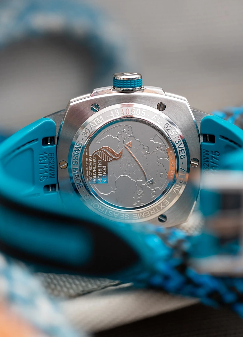 Fond de boîte gravé de la traversée Saint-Malo Guadeloupe sur l'Alpina Seastrong Diver Extreme, édition limitée à 313 pièces
