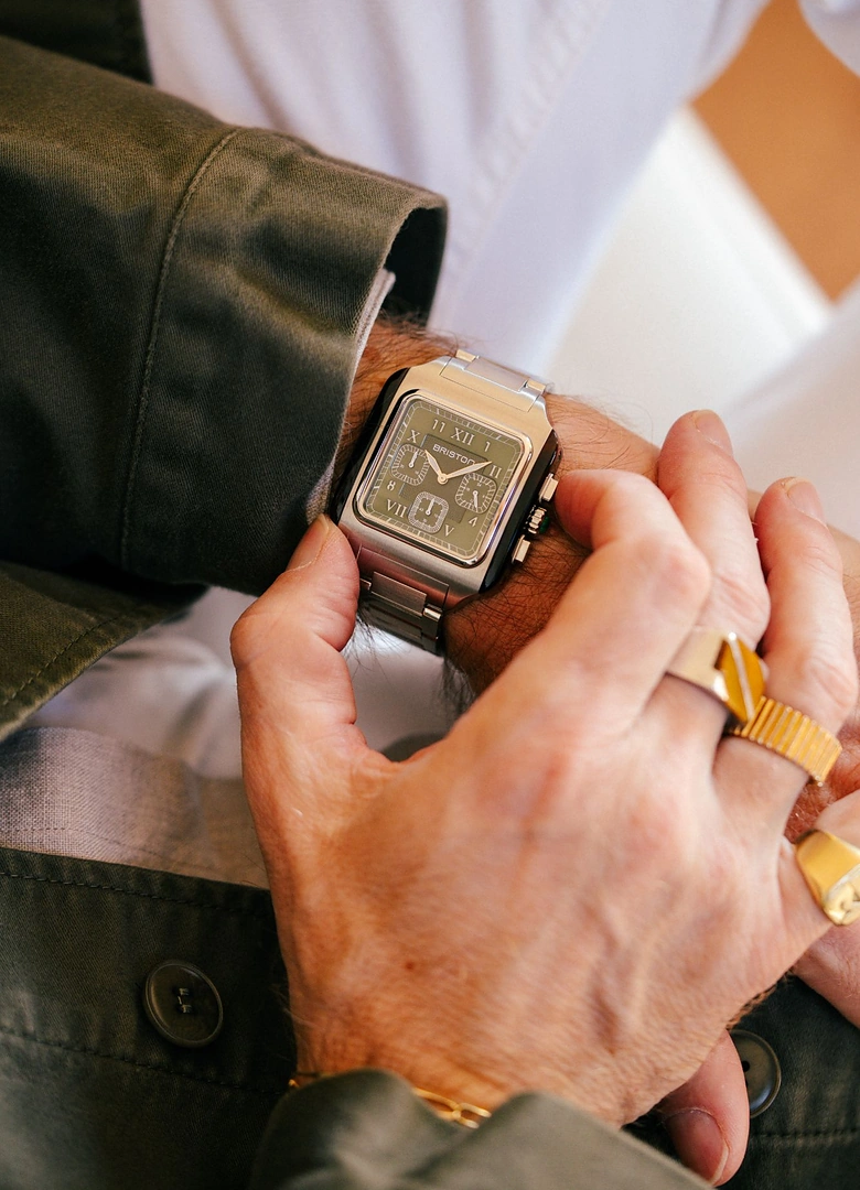 Réglage du bracelet acier de la Briston Streamliner Kennedy Chrono au poignet