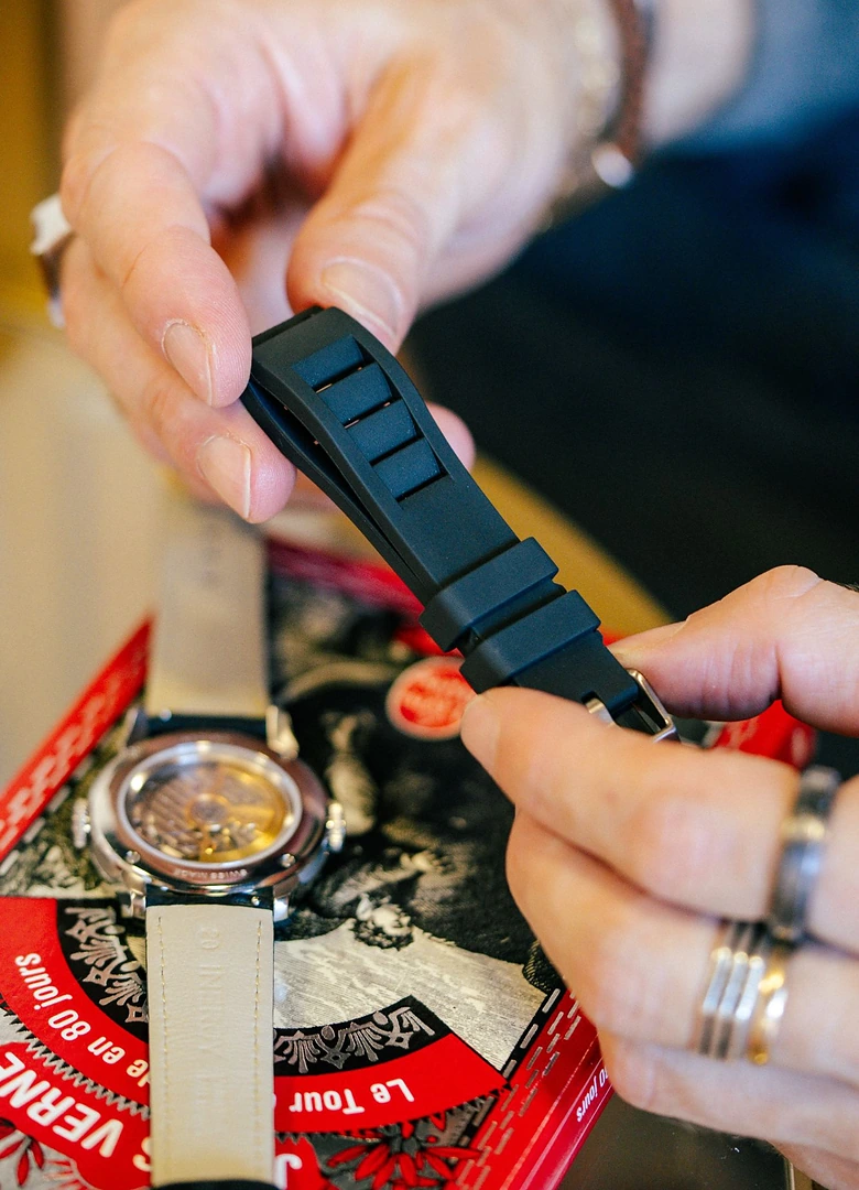 Inercy Compass, changement de bracelet