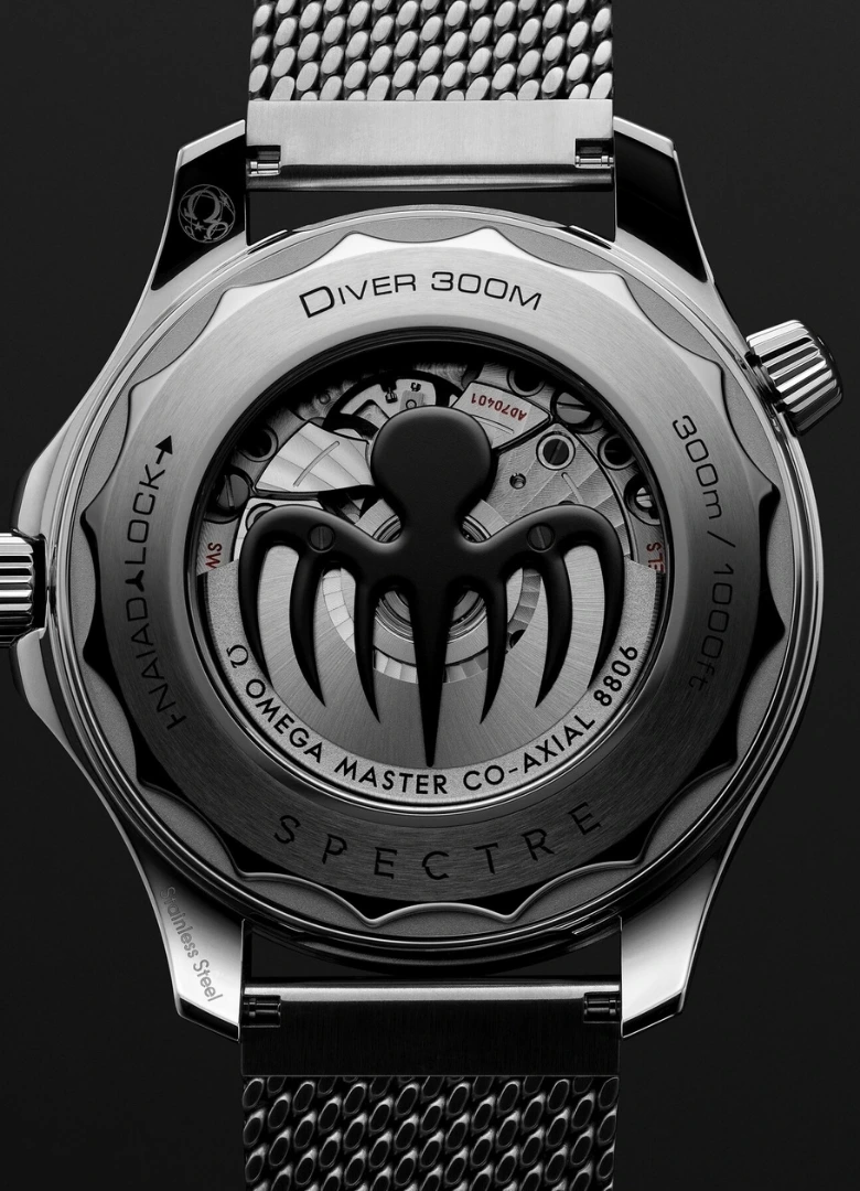Omega Seamaster Diver 300M Spectre fond