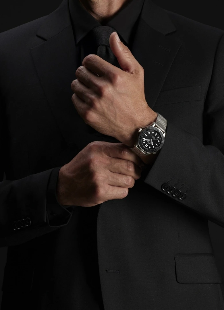 Omega Seamaster Diver 300M Spectre look