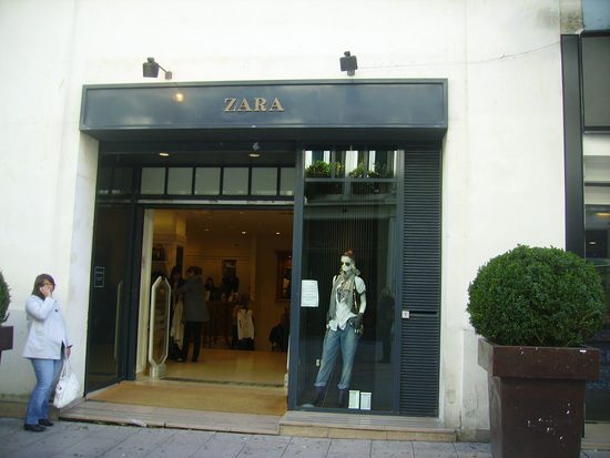 Zara Vitrine Angers