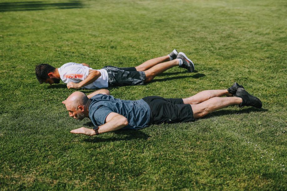 5 exercices renforcement superman tirage une
