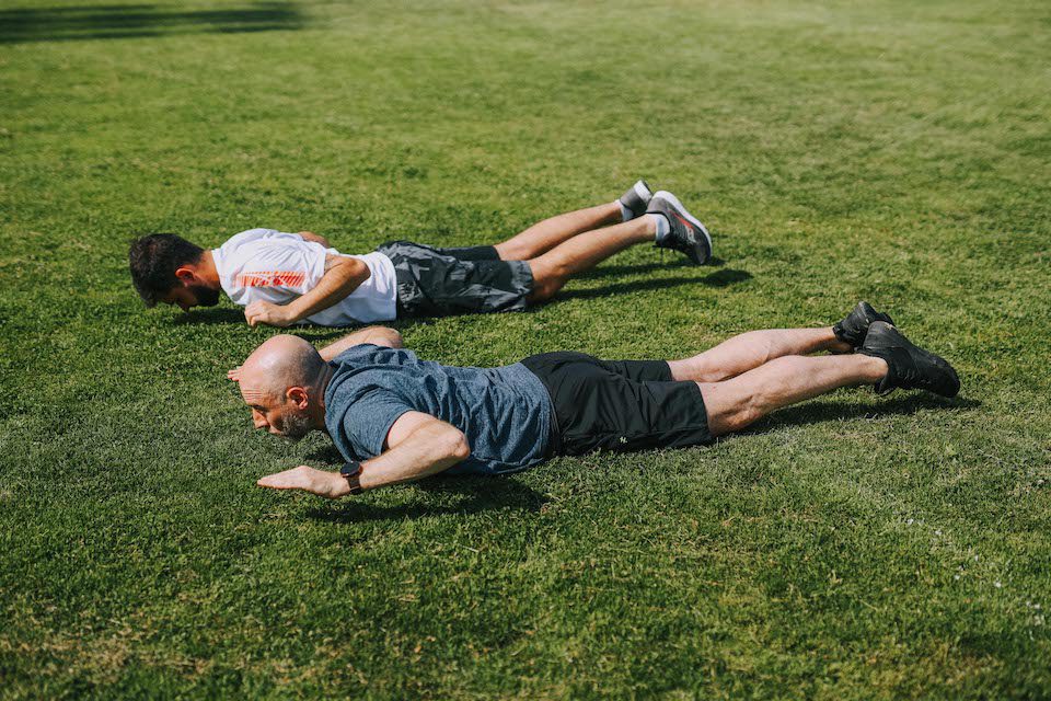 5 exercices renforcement superman tirage une