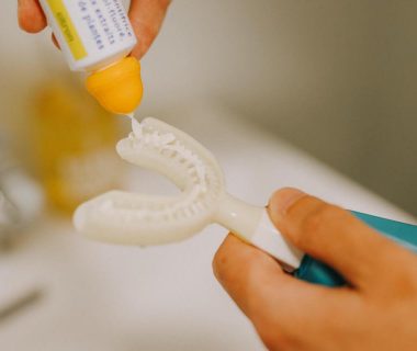 Y Brush dentifrice application