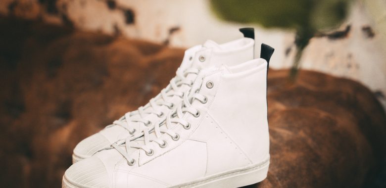 sneakers kost paire posee