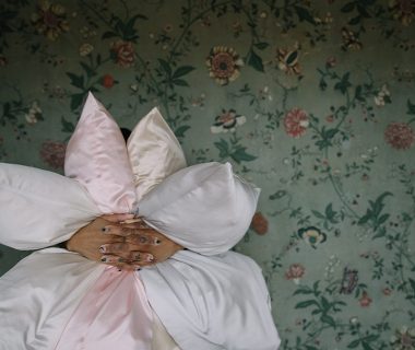 taies oreiller en soie la chambre paris couleur rose champagne argenté ivoire