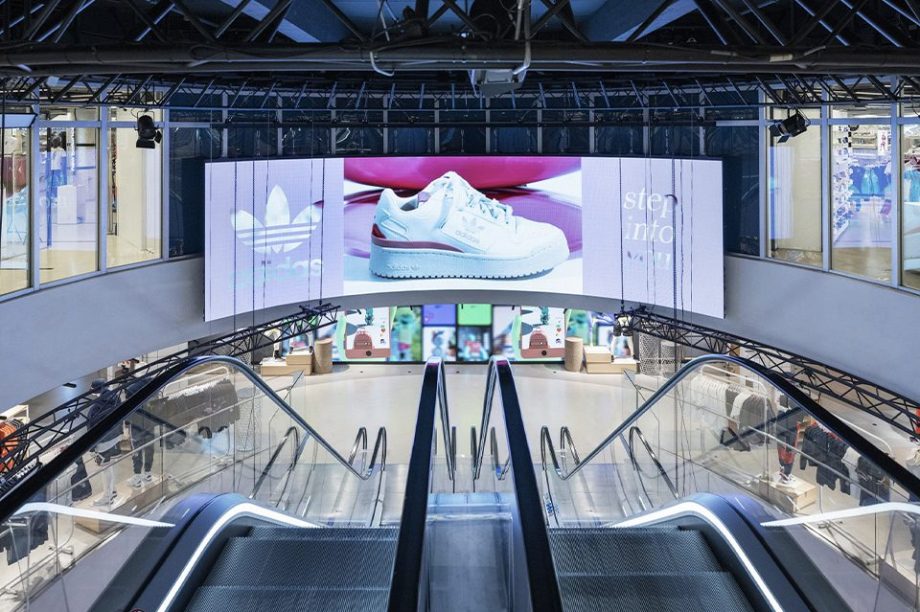 citadium sneakers paris boutique