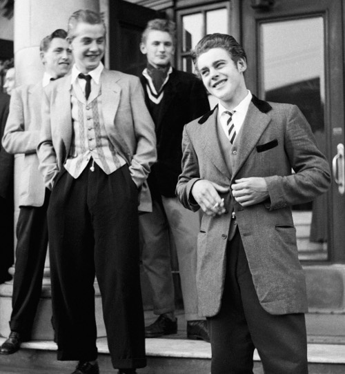 Une bande de Teddy boys