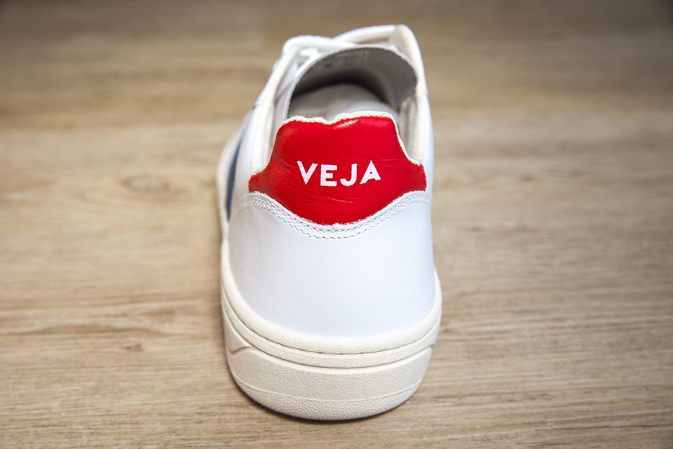 veja v12 rouge